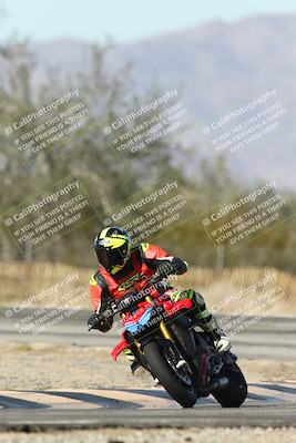 media/Dec-01-2025-Moto Forza (Mon) [[2daa91e15f]]/2-Intermediate Group/Session 3 (Turn 3)/